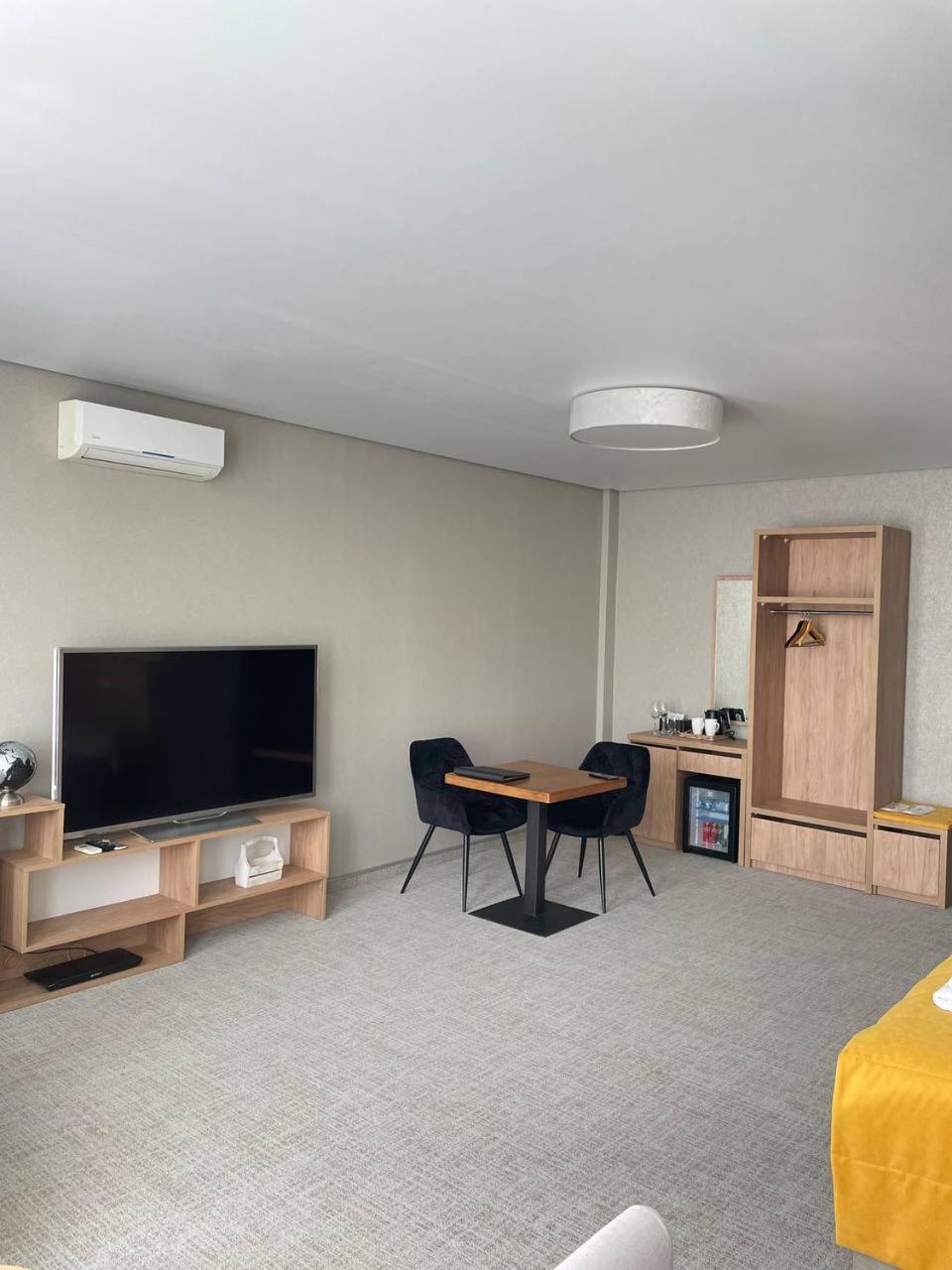 Space Apart Hotel Lutsʼk 外观 照片